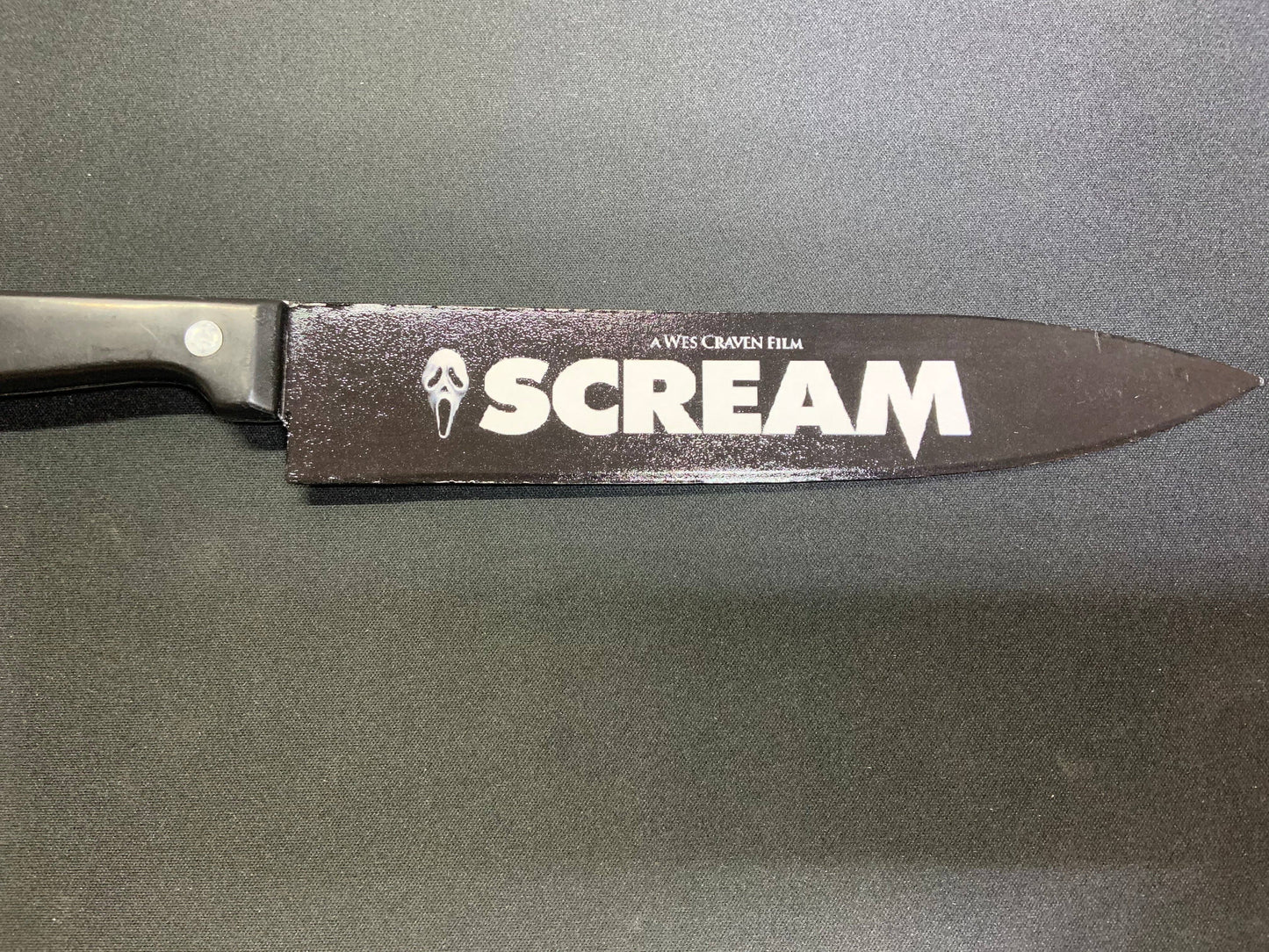 KNIFE - Scream Ghost Face Wes Craven Kitchen Knife with Sublimated Stand