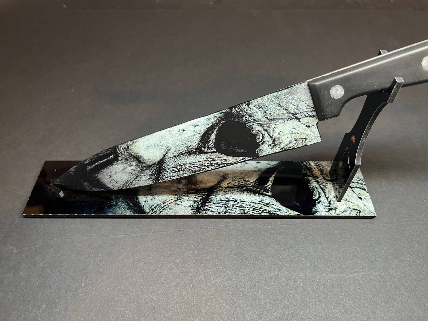 KNIFE - Michael Myers 2018 Kitchen Knife With Sublimated Stand