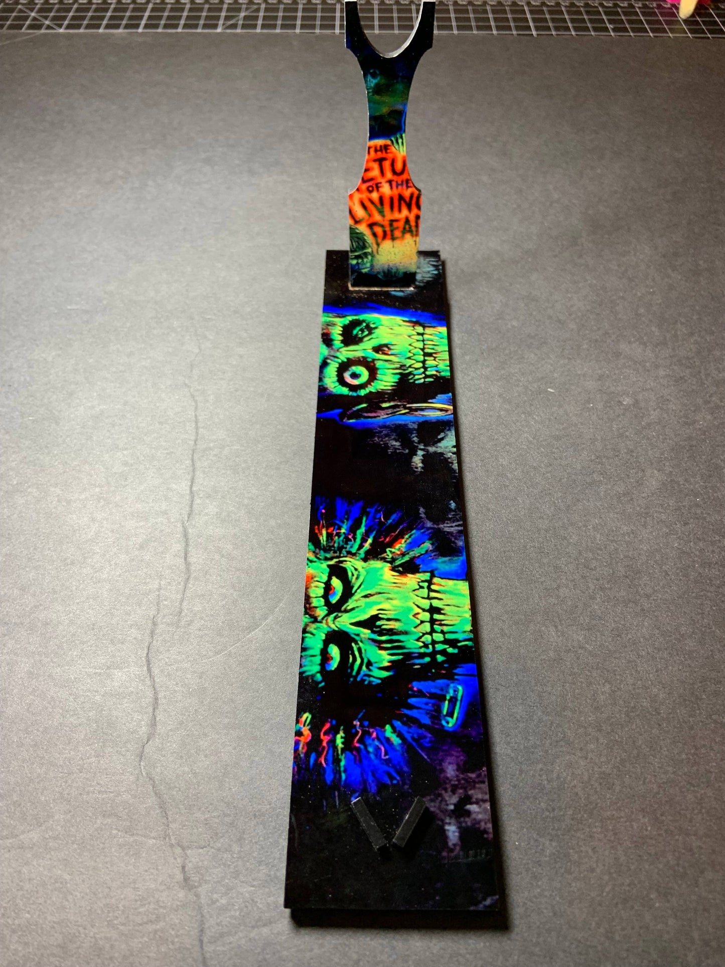 Return of the Living Dead Kitchen Knife With Sublimated Stand
