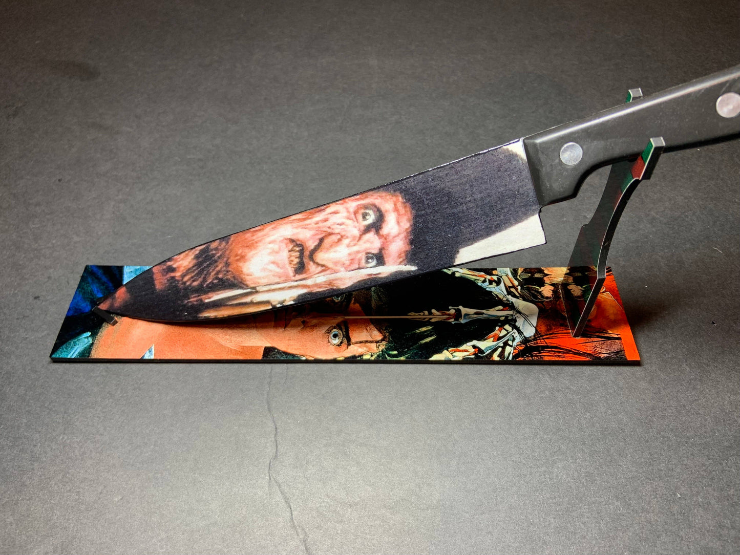 KNIFE - Freddy Krueger "Nightmare on Elm Street" Kitchen Knife with Sublimated Stand