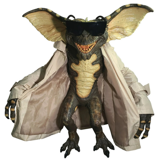 NECA Gremlins 2 Prop Replica Stunt Puppet 30-Inch Flasher