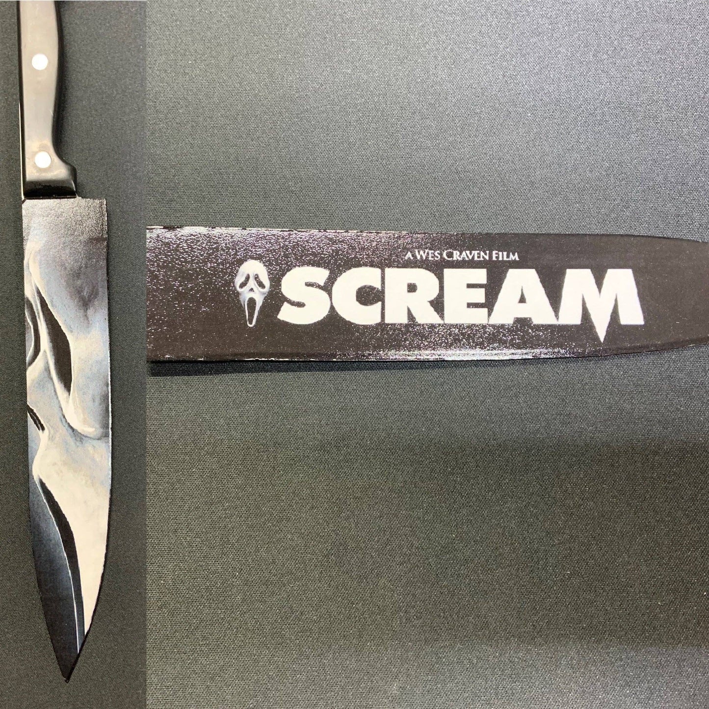 KNIFE - Scream Ghost Face Wes Craven Kitchen Knife with Sublimated Stand
