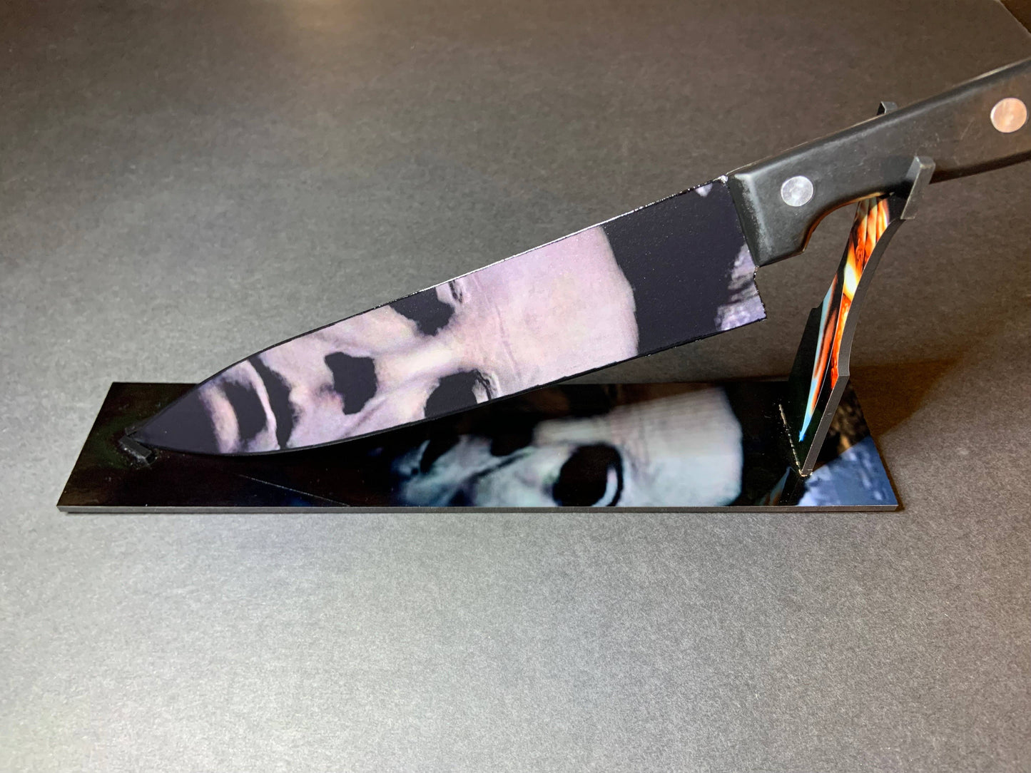 KNIFE - Halloween 1978 Myers Knife With Sublimated Stand