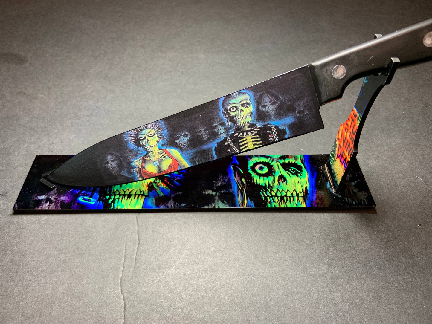 Return of the Living Dead Kitchen Knife With Sublimated Stand
