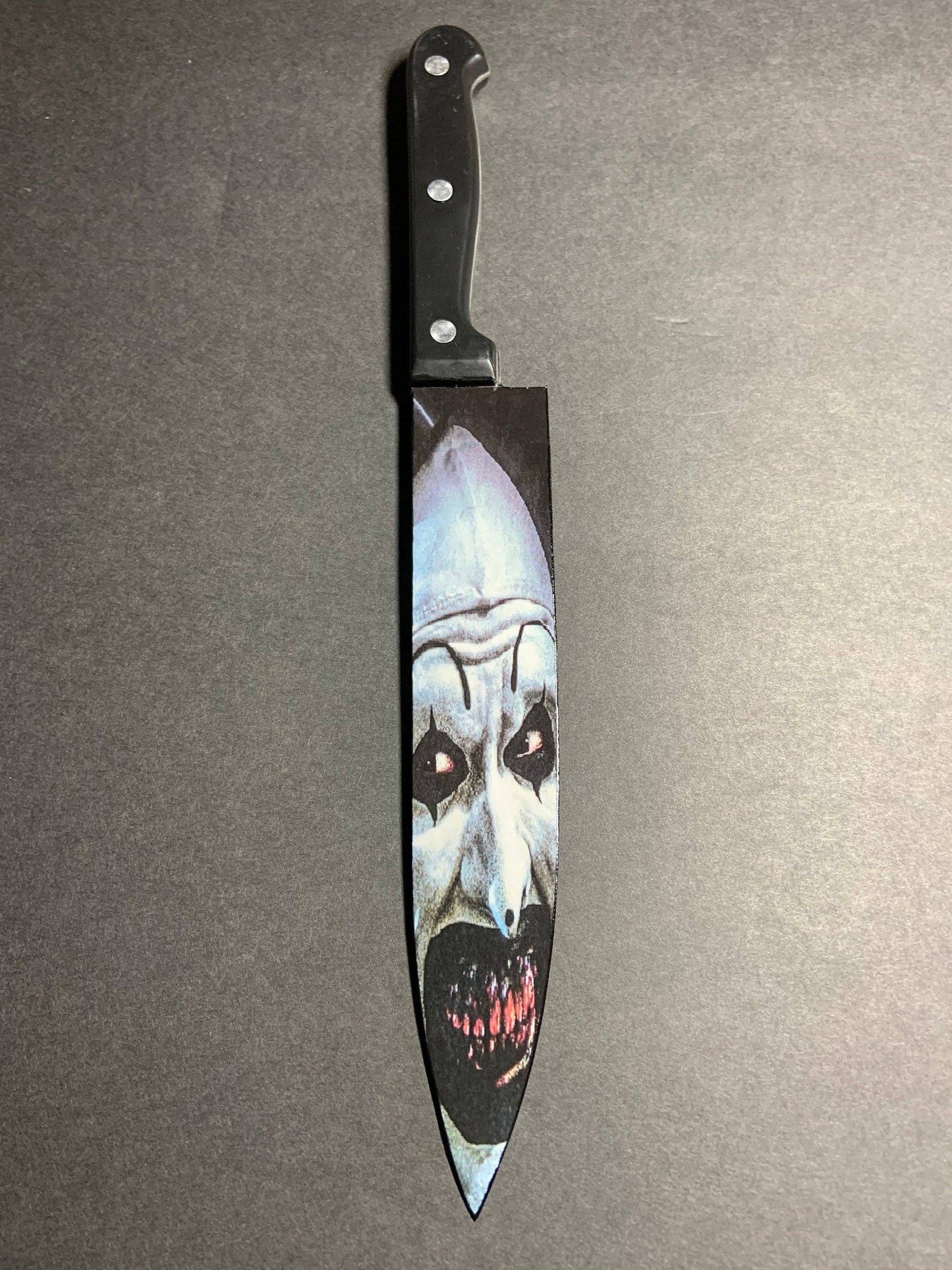KNIFE - Terrifier Art the Clown Kitchen Knife with Sublimated Stand