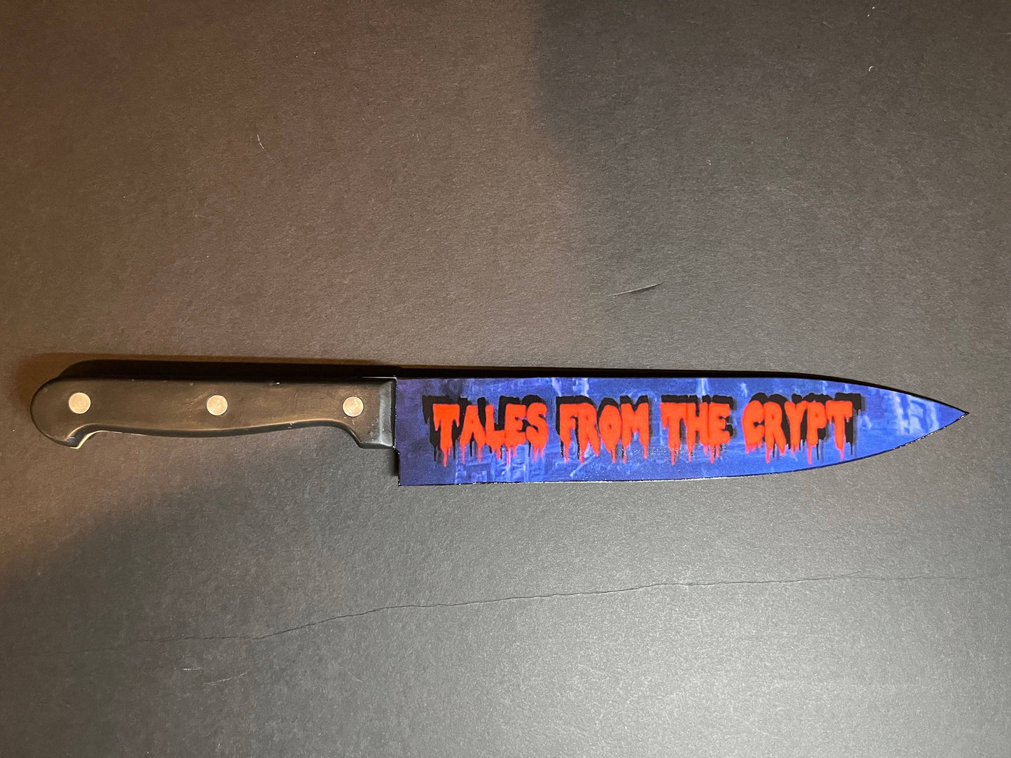 Tales From The Crypt Kitchen Knife With Sublimated Stand