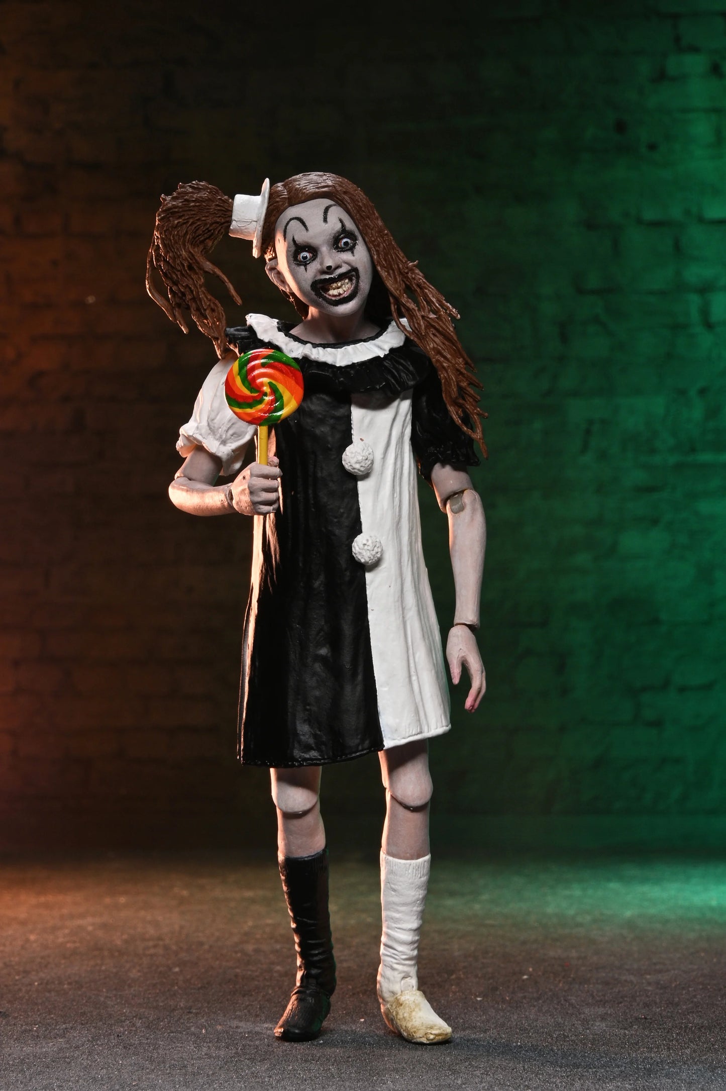 Terrifier 2 - Ultimate Art the Clown and The Little Pale Girl 7" Scale Action Figure 2-Pack (PRE-ORDER)