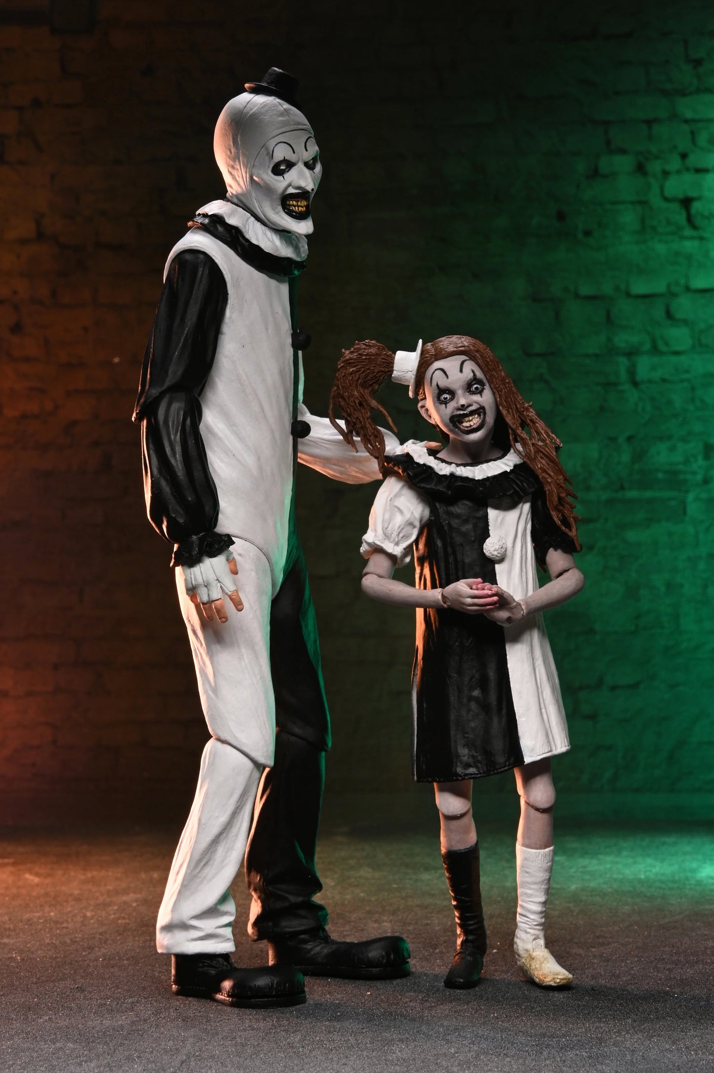 Terrifier 2 - Ultimate Art the Clown and The Little Pale Girl 7" Scale Action Figure 2-Pack (PRE-ORDER)