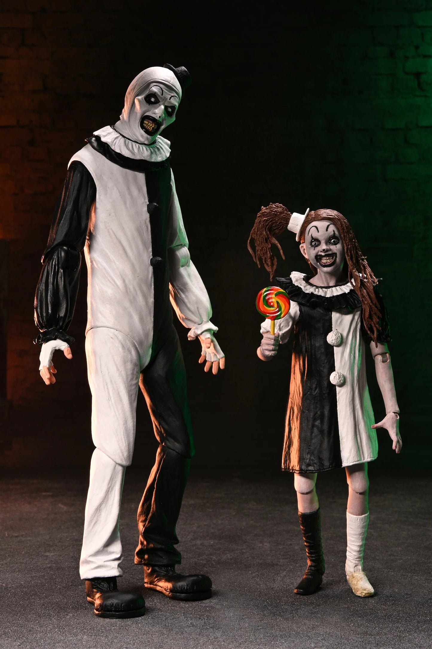Terrifier 2 - Ultimate Art the Clown and The Little Pale Girl 7" Scale Action Figure 2-Pack (PRE-ORDER)