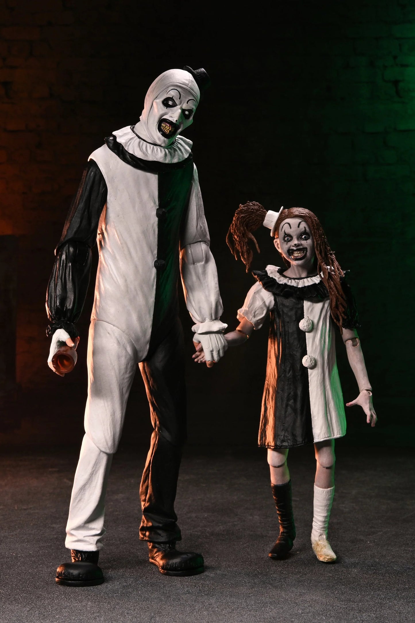 Terrifier 2 - Ultimate Art the Clown and The Little Pale Girl 7" Scale Action Figure 2-Pack (PRE-ORDER)