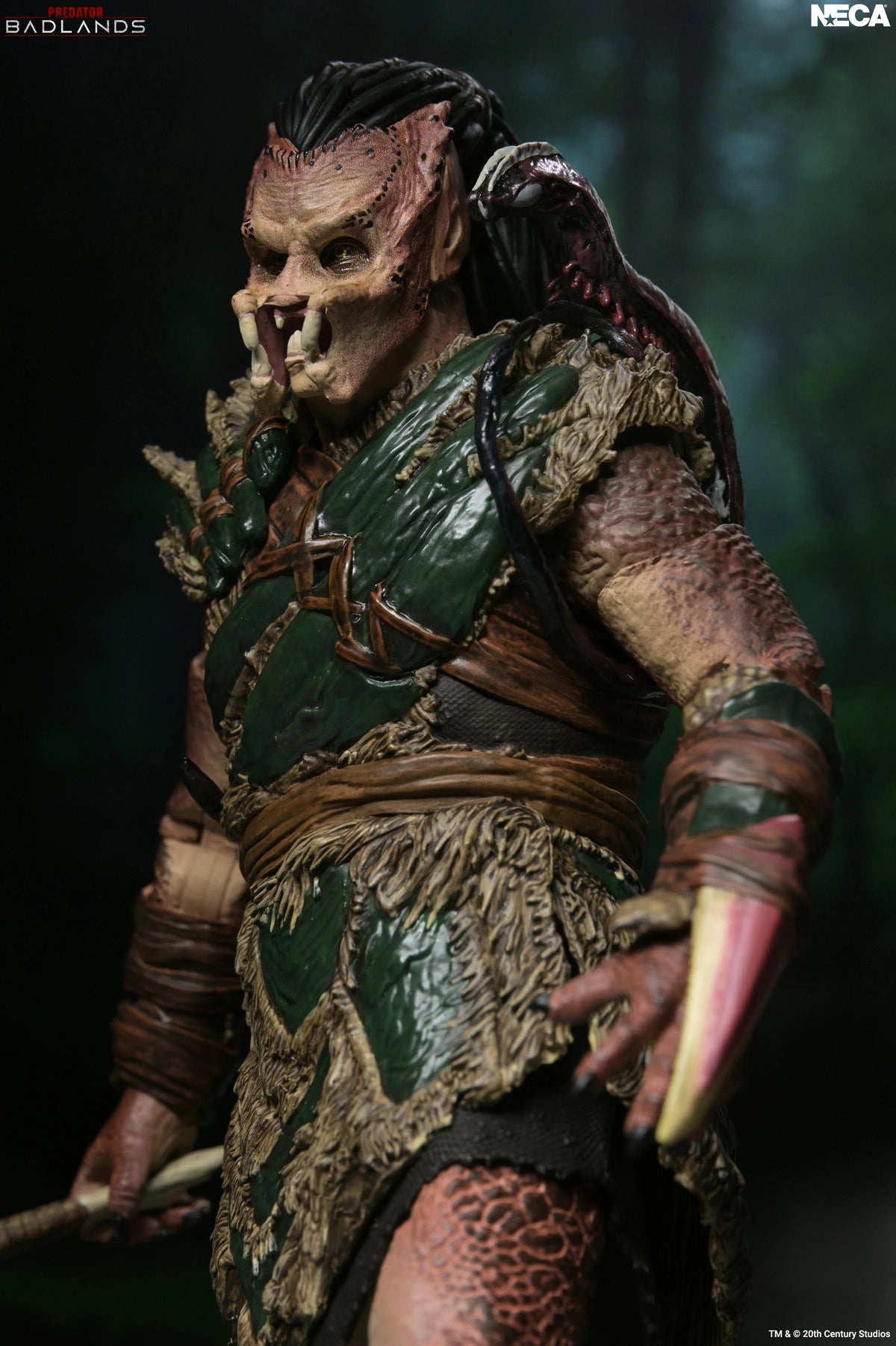 Predator: Badlands - Ultimate Dek (Bone Bison Armor) 7" Scale Action Figure (PRE-ORDER)