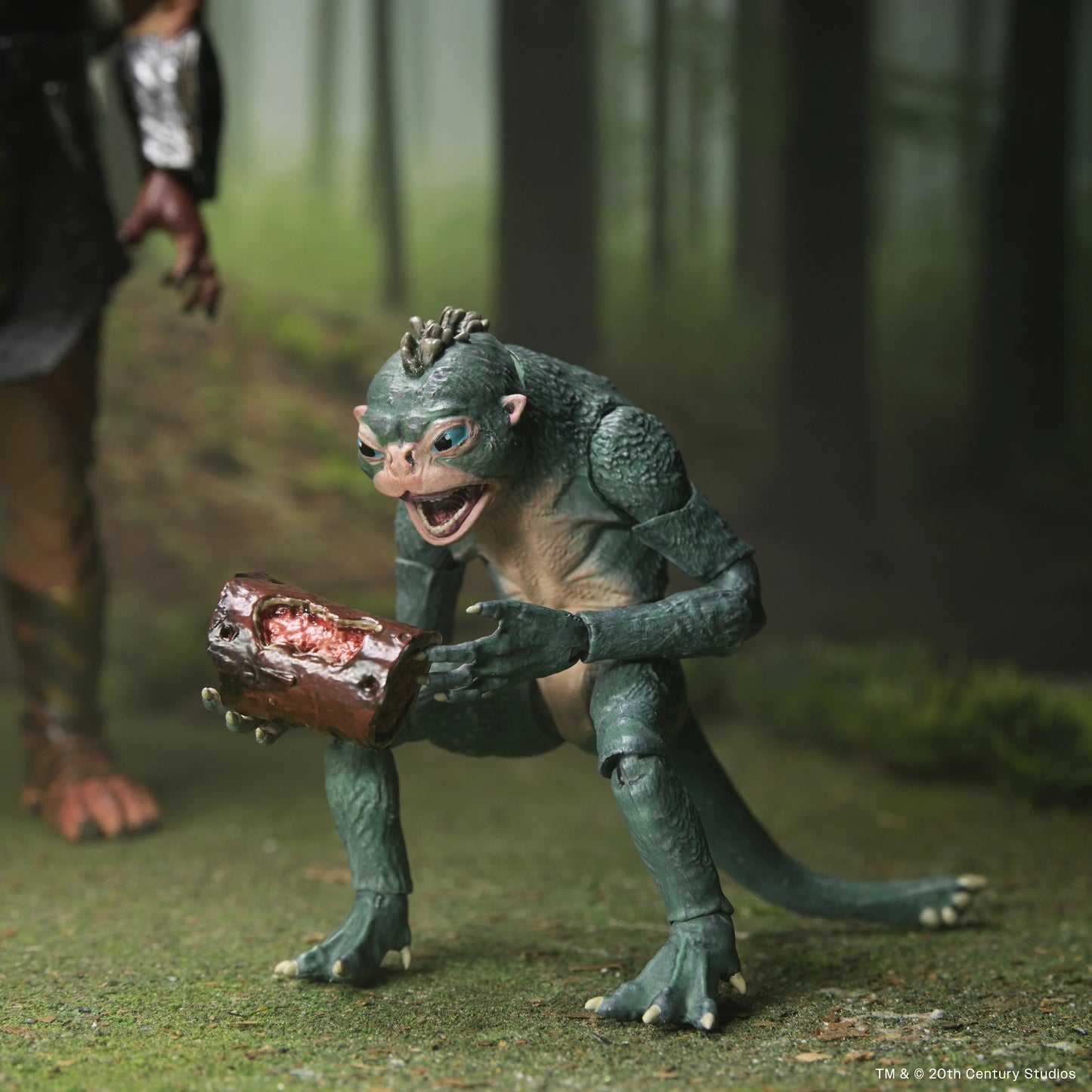 Predator: Badlands - Ultimate Thia & Bud 7" Scale Action Figures (PRE-ORDER)