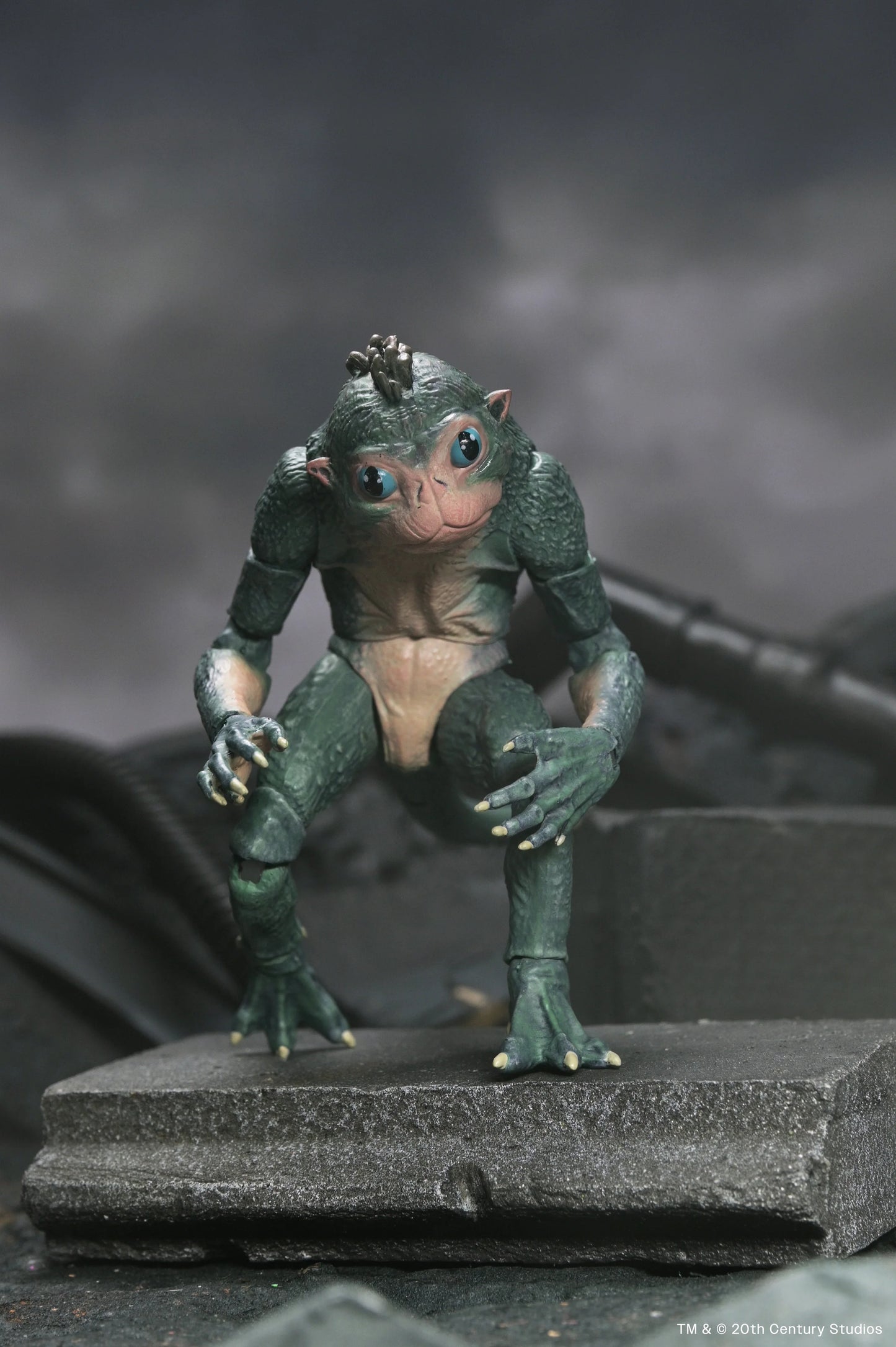 Predator: Badlands - Ultimate Thia & Bud 7" Scale Action Figures (PRE-ORDER)