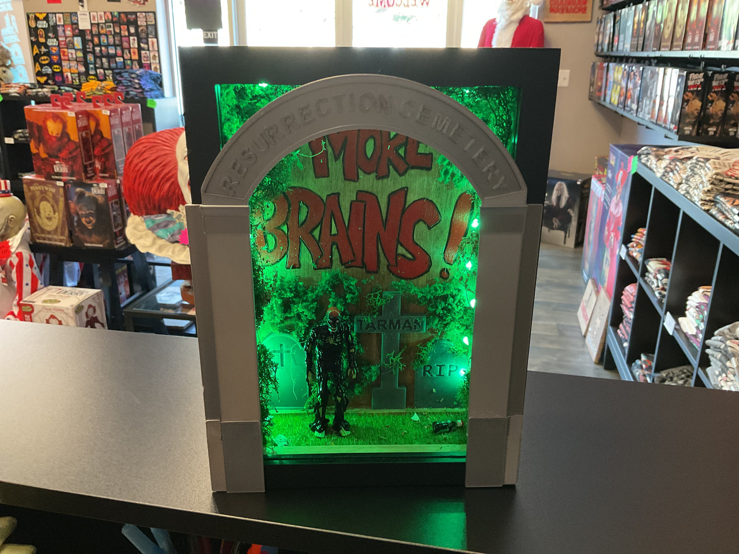 RETURN OF THE LIVING DEAD DIORAMA MORE BRAINS