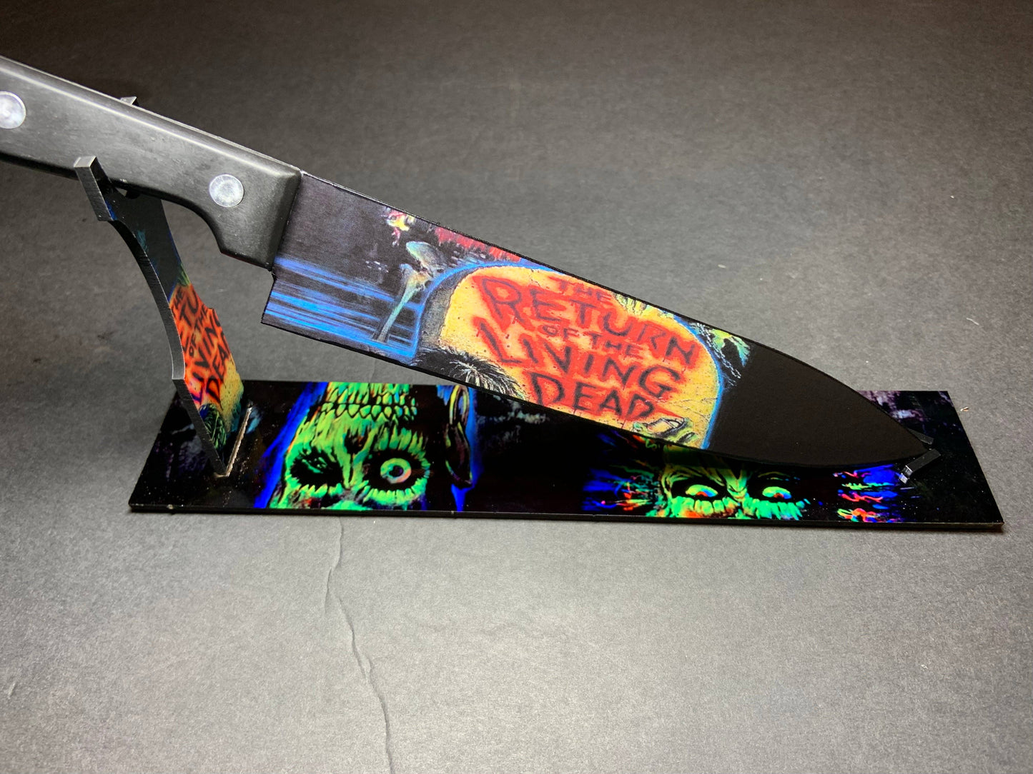 Return of the Living Dead Kitchen Knife With Sublimated Stand