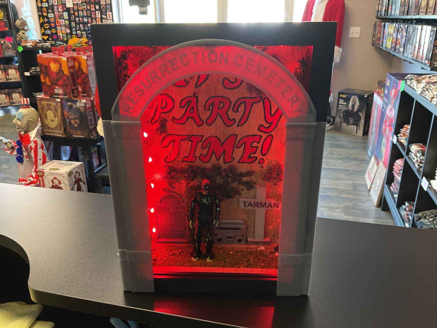 RETURN OF THE LIVING DEAD DIORAMA ITS PARTY TIME