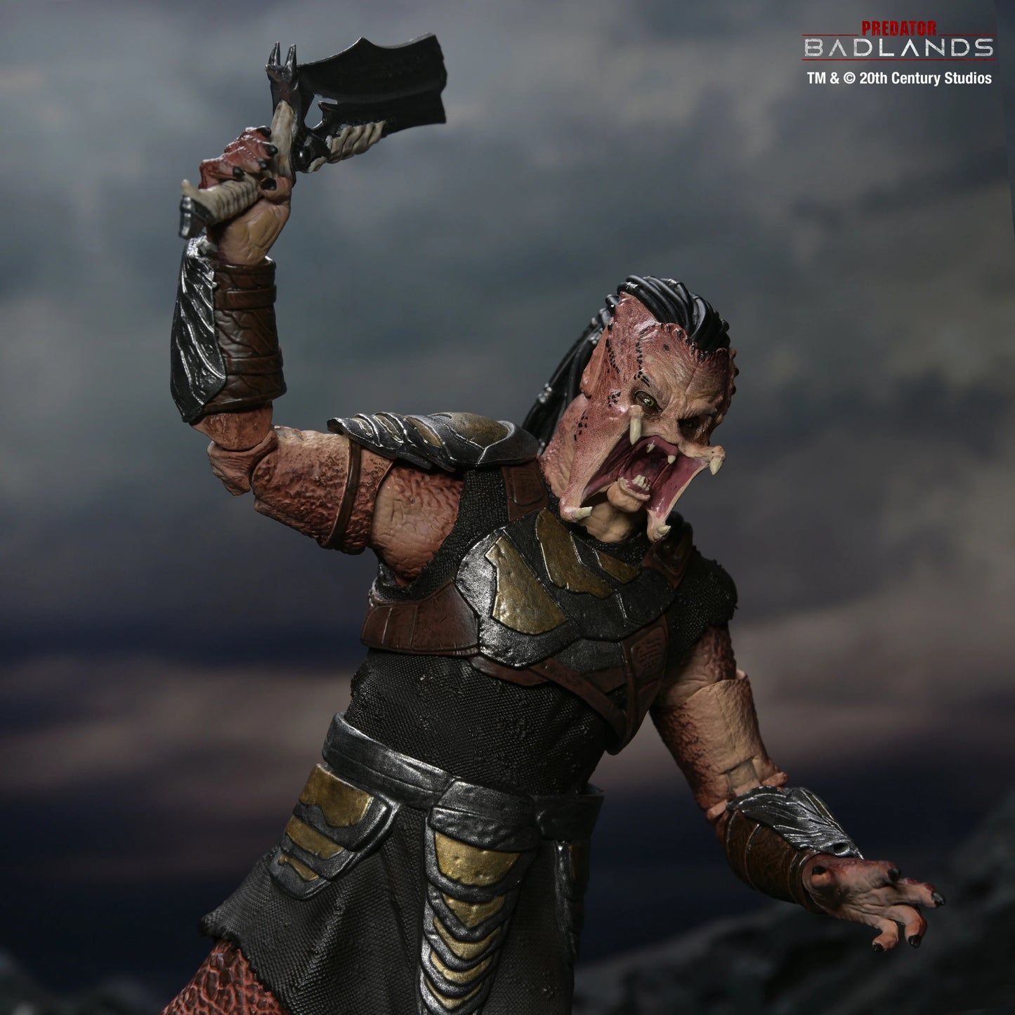 Predator: Badlands - Ultimate Dek (Training Armor) 7" Scale Action Figure (PRE-ORDER)