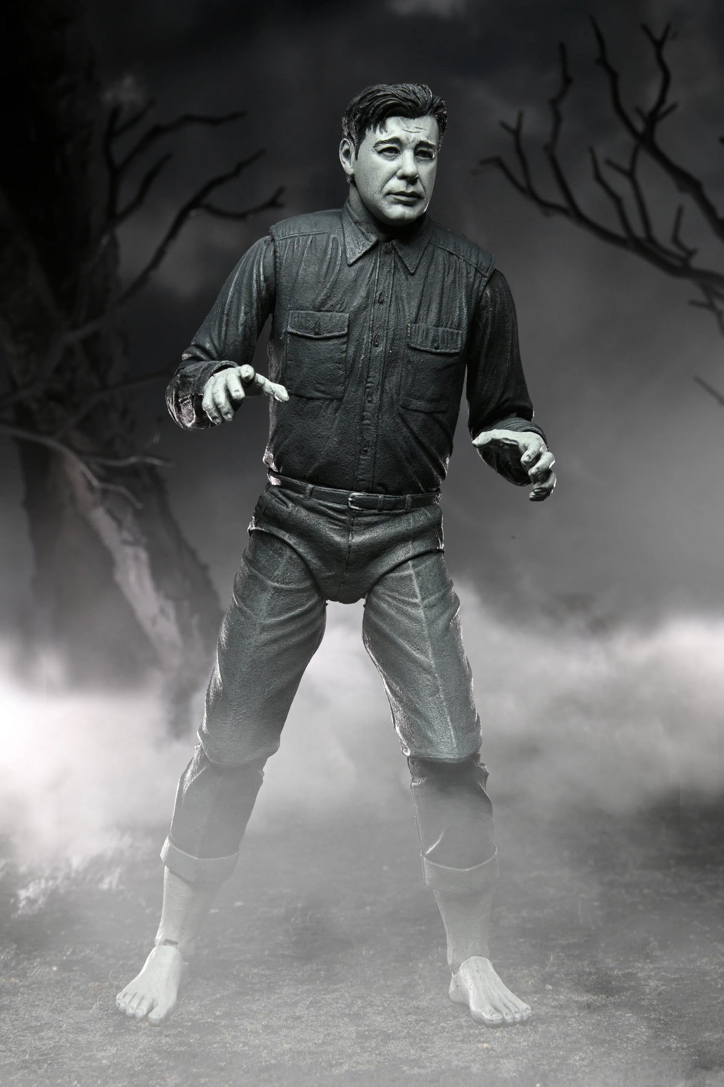 Universal Monsters - Ultimate Wolf Man (Black & White) 7" Scale Action Figure