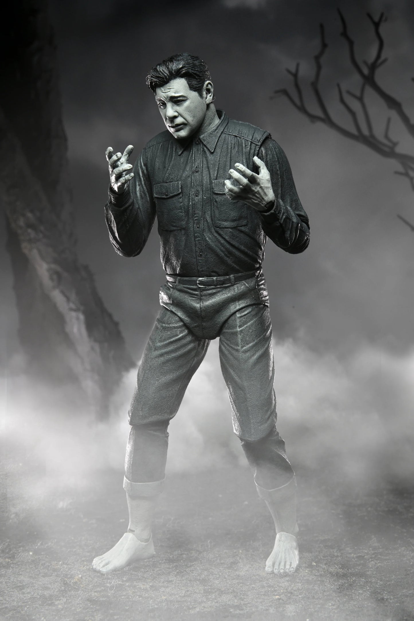 Universal Monsters - Ultimate Wolf Man (Black & White) 7" Scale Action Figure