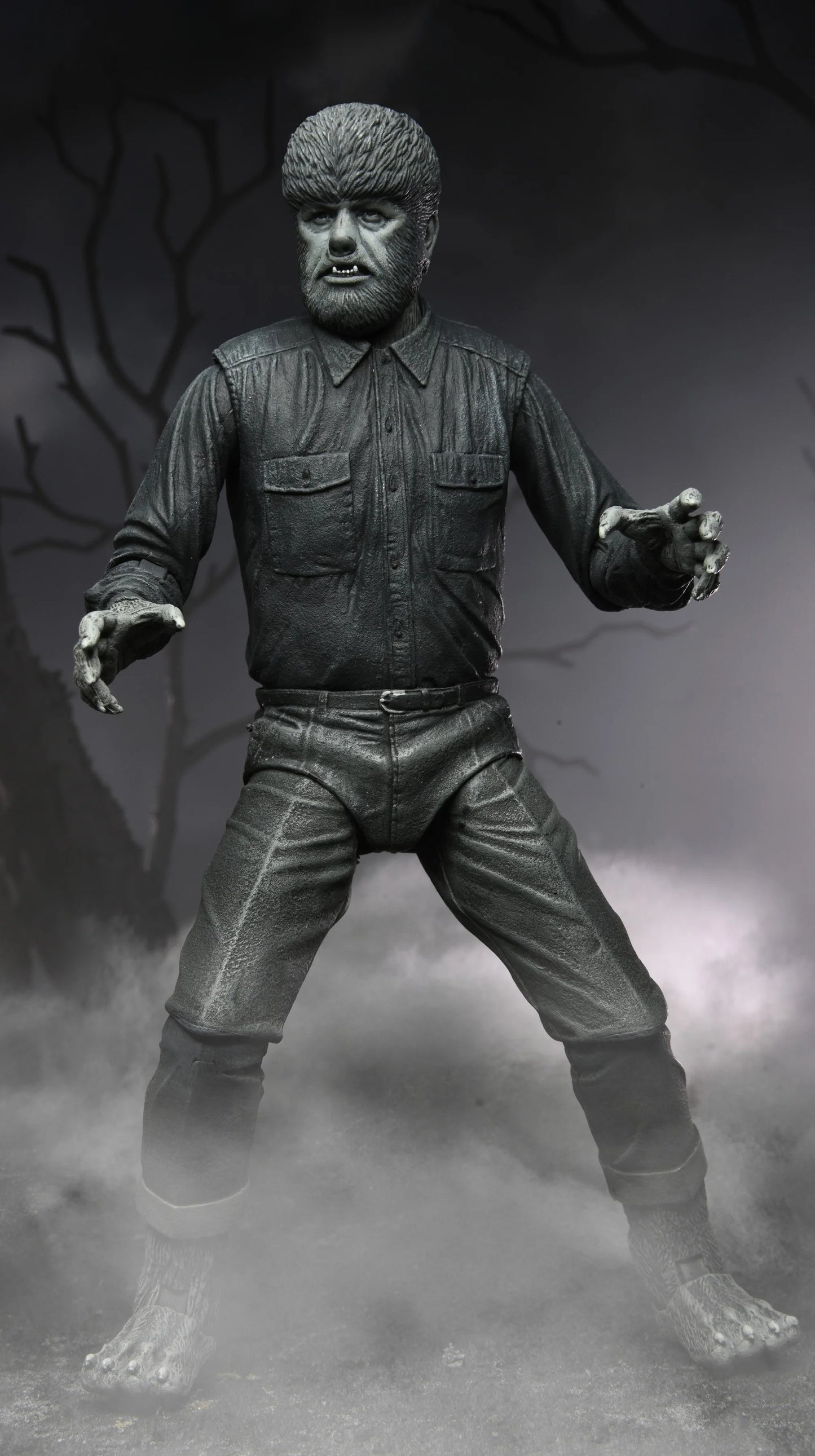 Universal Monsters - Ultimate Wolf Man (Black & White) 7" Scale Action Figure