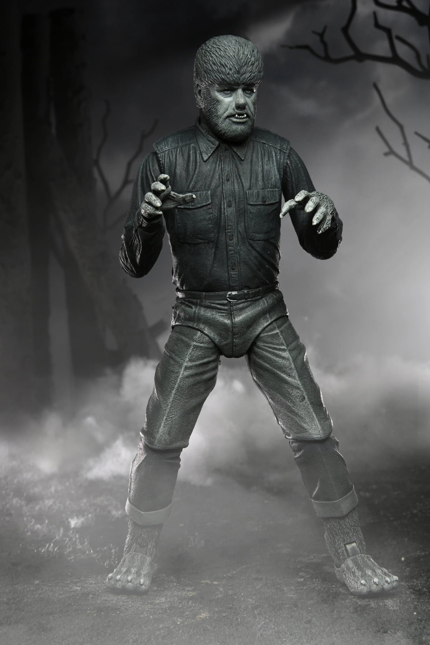Universal Monsters - Ultimate Wolf Man (Black & White) 7" Scale Action Figure