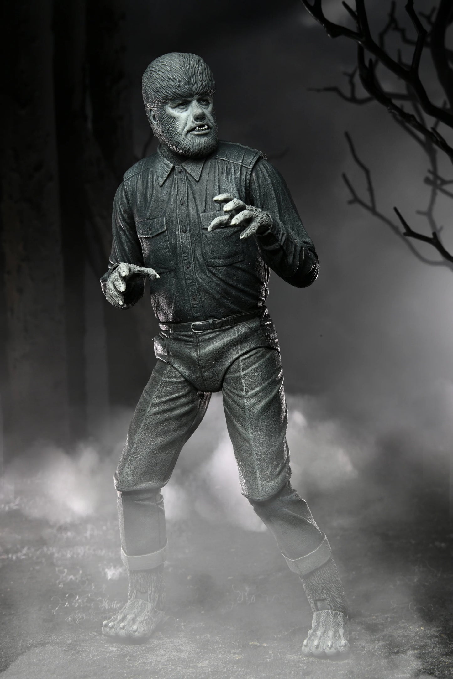 Universal Monsters - Ultimate Wolf Man (Black & White) 7" Scale Action Figure