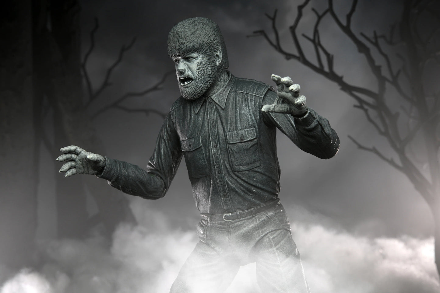 Universal Monsters - Ultimate Wolf Man (Black & White) 7" Scale Action Figure