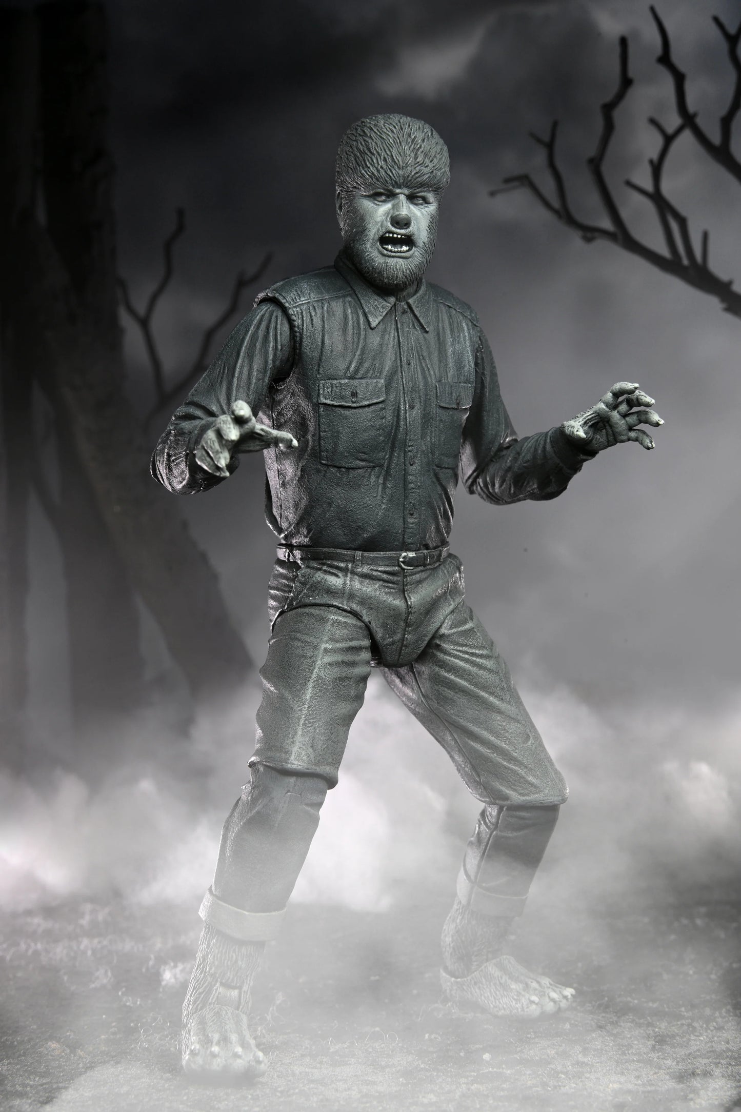 Universal Monsters - Ultimate Wolf Man (Black & White) 7" Scale Action Figure