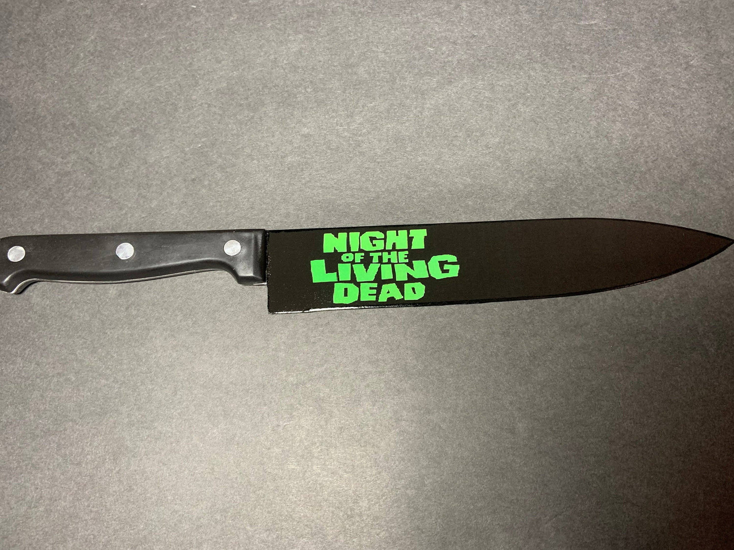 KNIFE - Night of the Living Dead 1968 Romero Kitchen Knife with Sublimated Stand