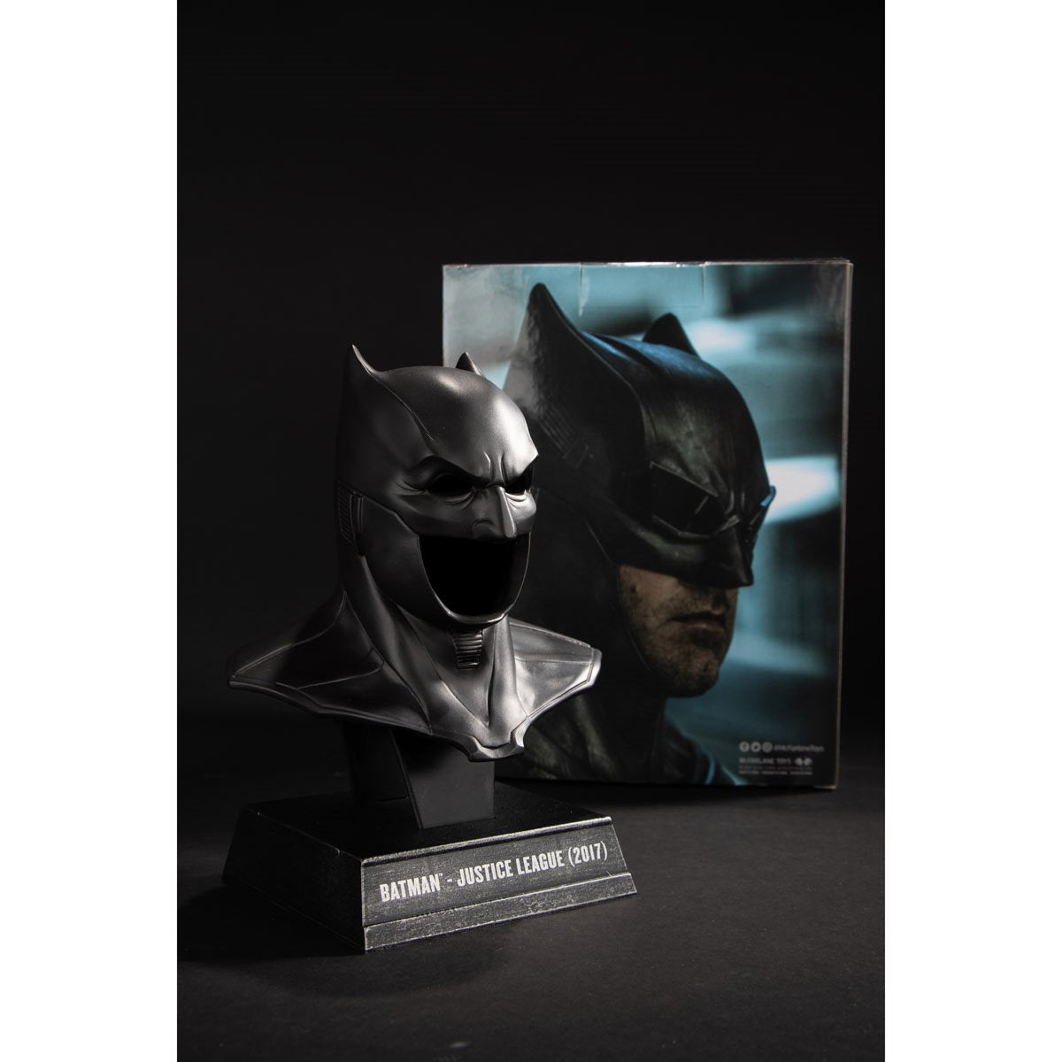 Dc Prop Rep. W3 Batman Justice League 1:3 Cowl