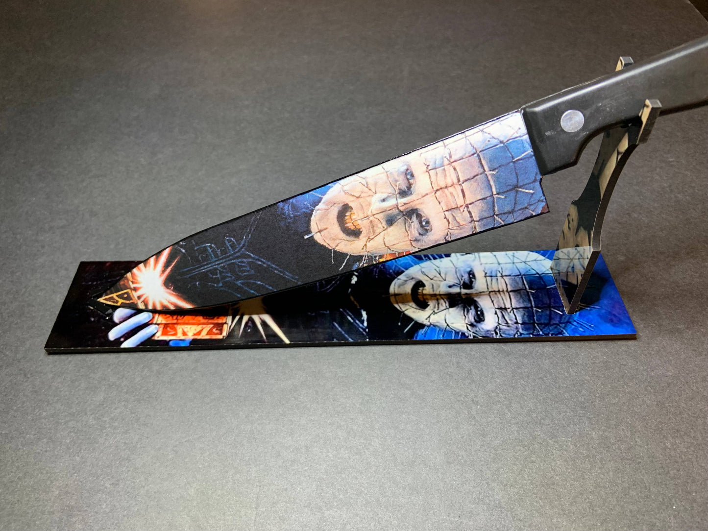 KNIFE - Hellraiser 1987 Pin Head Clive Barker Knife With Sublimated Stand