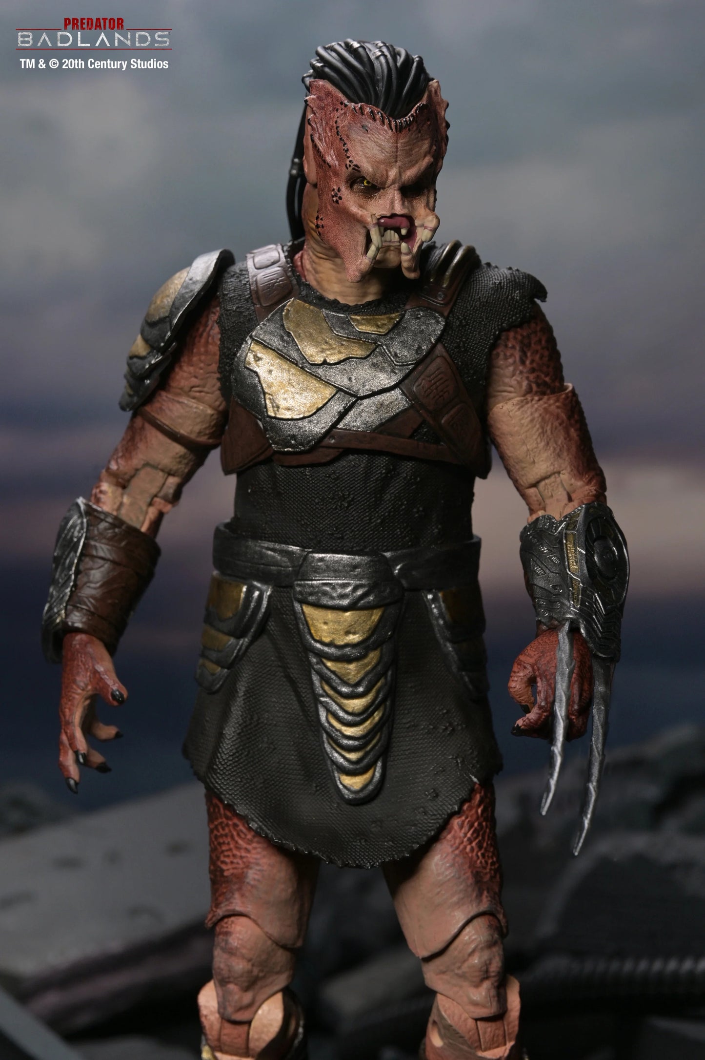 Predator: Badlands - Ultimate Dek (Training Armor) 7" Scale Action Figure (PRE-ORDER)